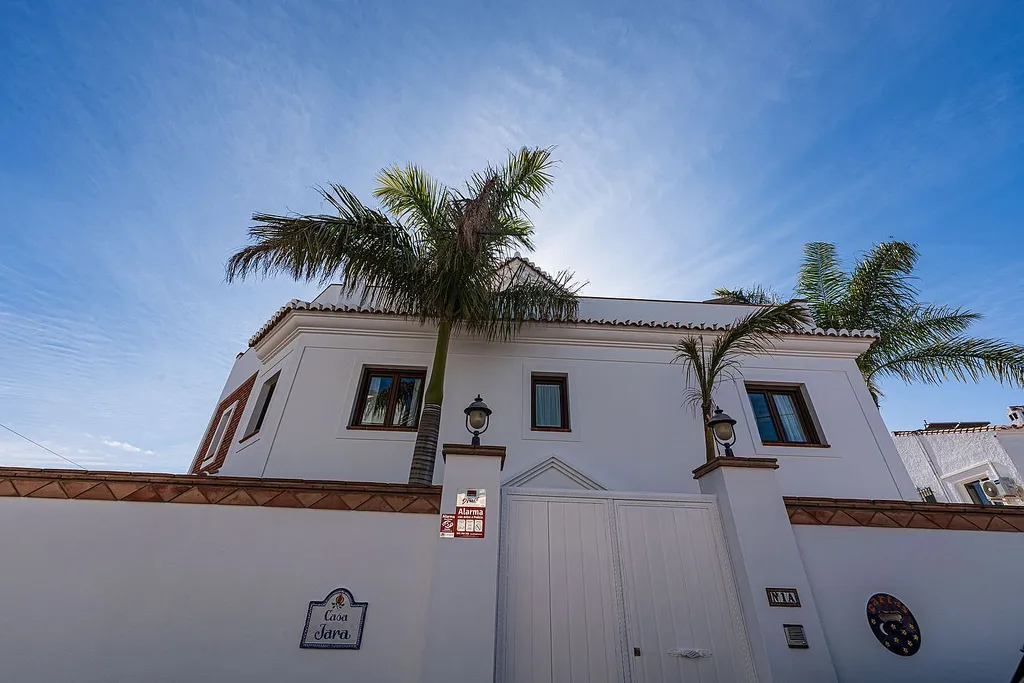 Villa zum Verkauf in Nerja, Strandbereich Burriana