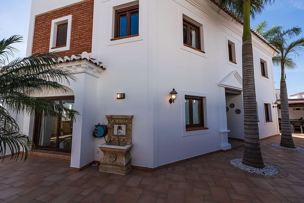 Villa en venta en Nerja, zona playa de Burriana