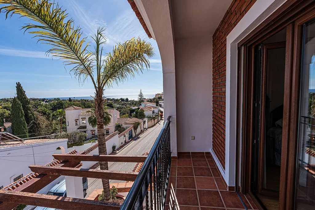 Villa zum Verkauf in Nerja, Strandbereich Burriana