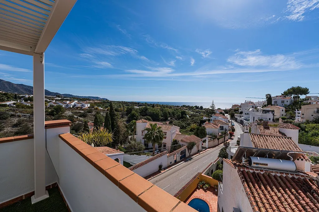 Villa zum Verkauf in Nerja, Strandbereich Burriana