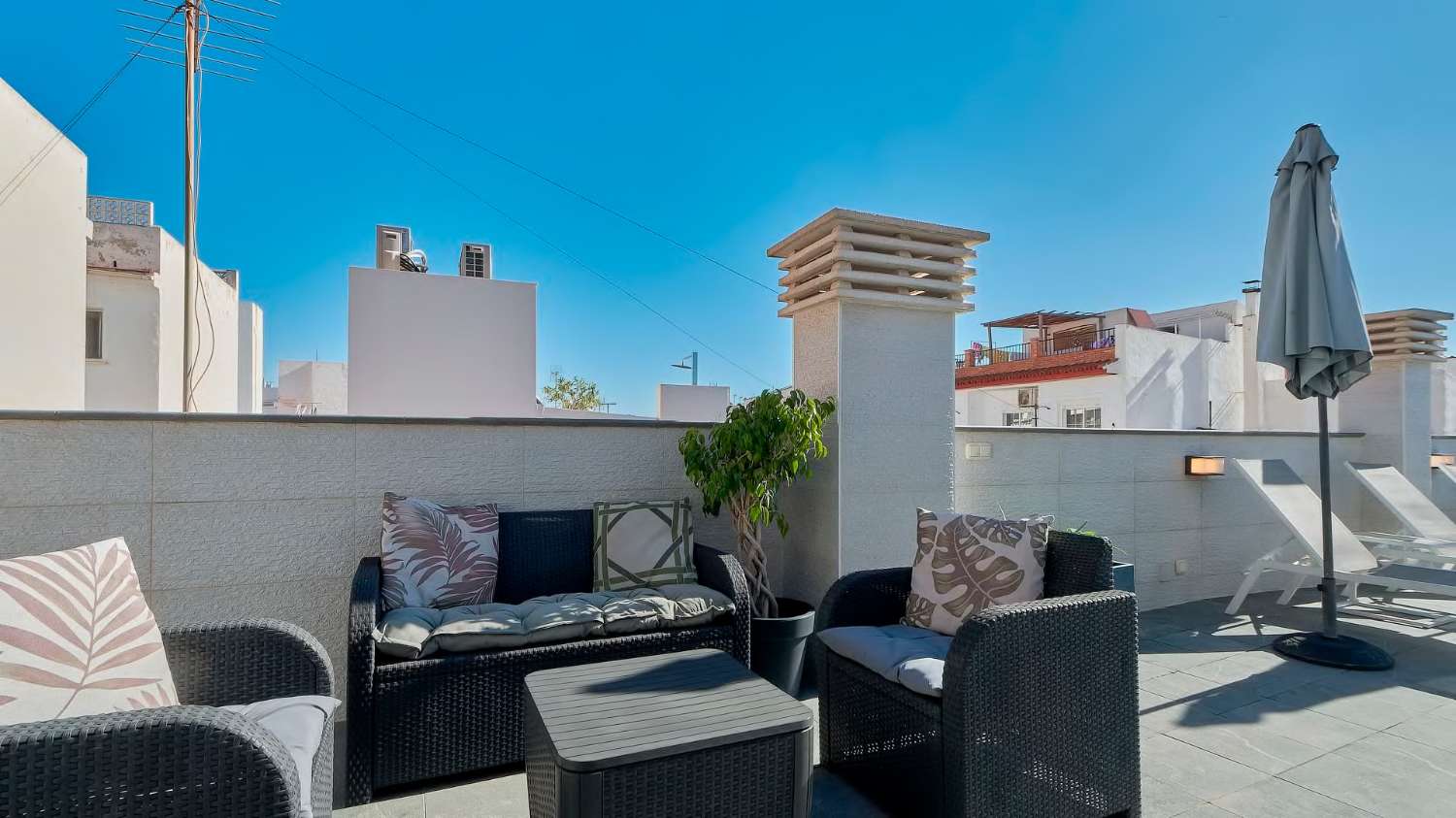 Opportunité d'investissement : deux appartements séparés à vendre au coeur de Nerja