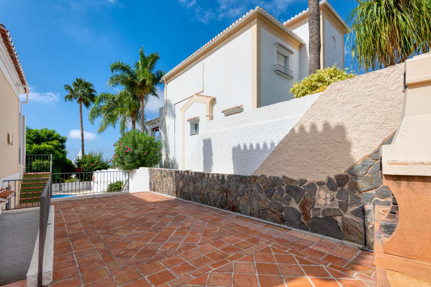 Freistehende Villa mit privatem Pool zum Verkauf in Nerja (Gegend um Capistrano)