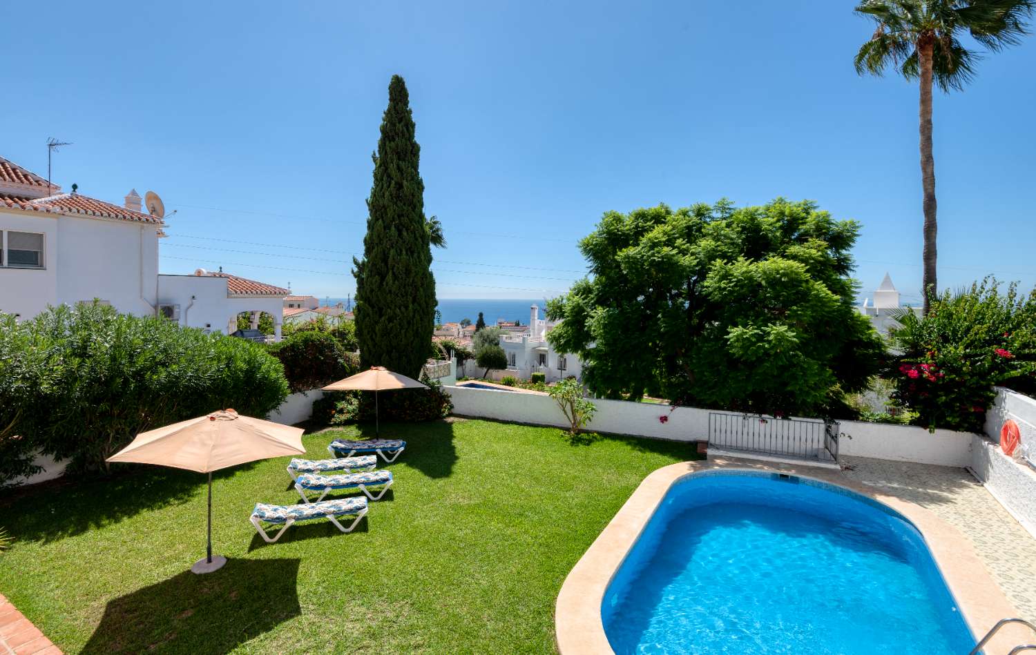 Freistehende Villa mit privatem Pool zum Verkauf in Nerja (Gegend um Capistrano)