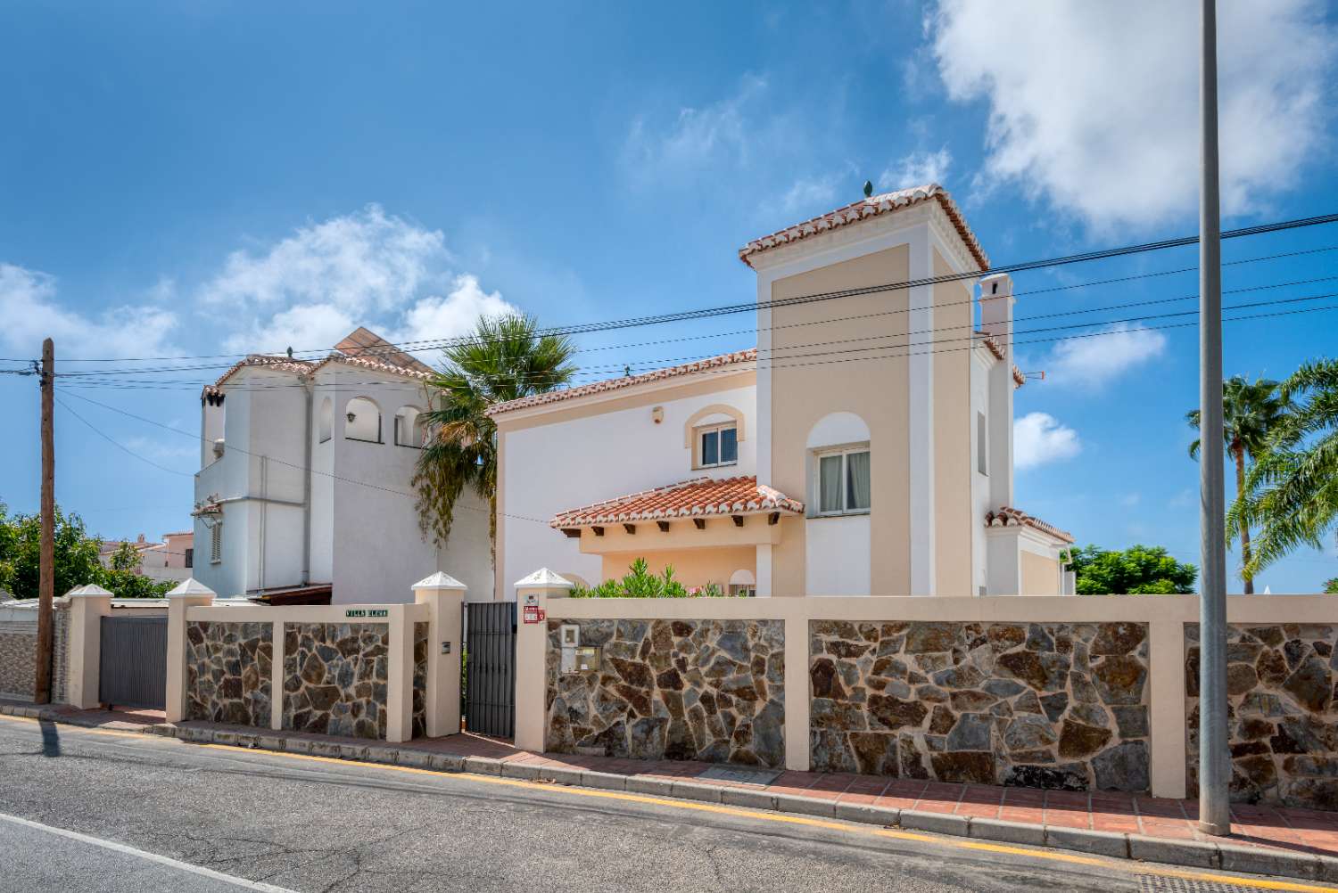 Villa con piscina privada a la venta en Nerja (Zona de Capistrano).