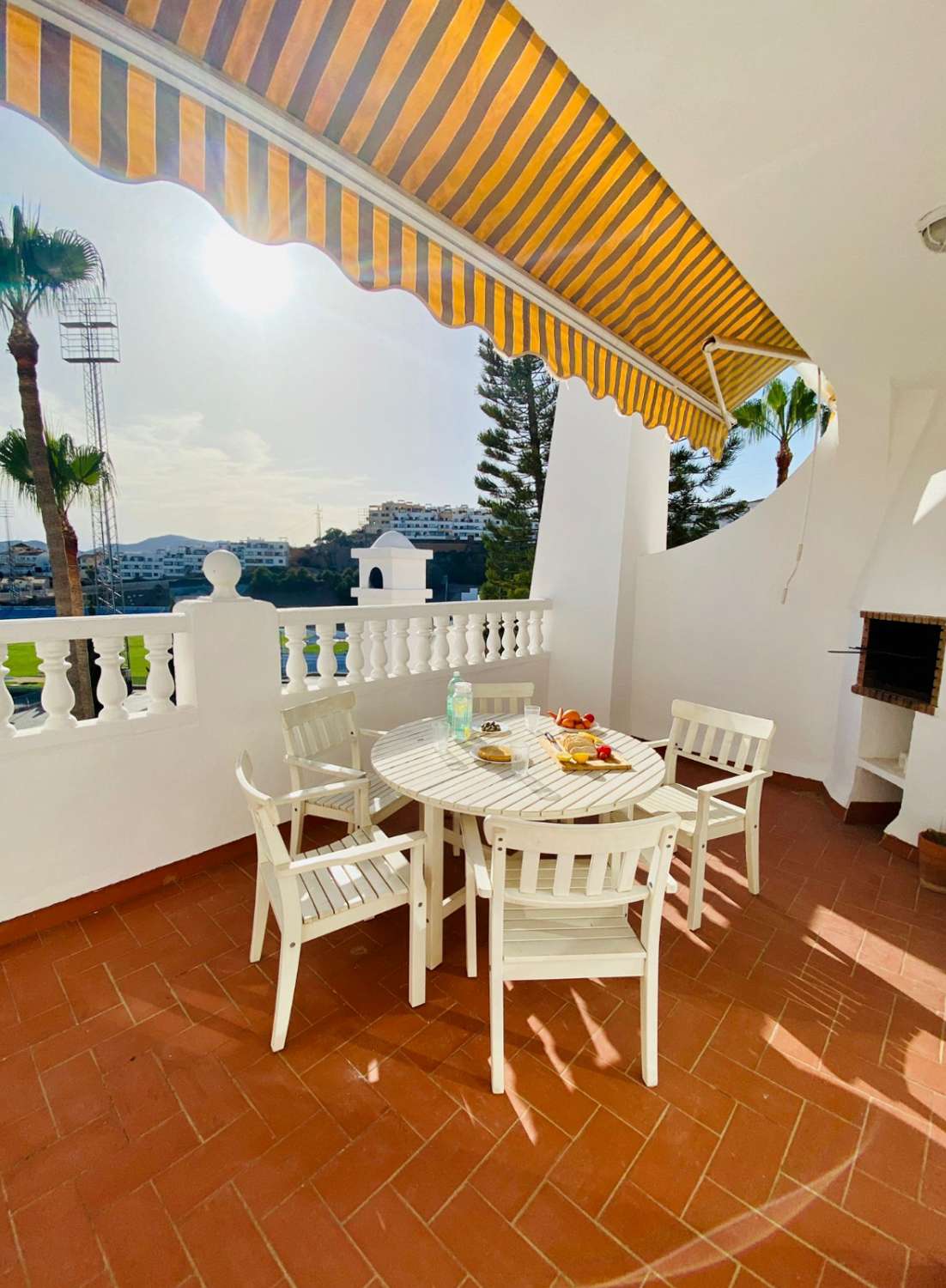 Apartamento dúplex en venta en La Rosas, Nerja