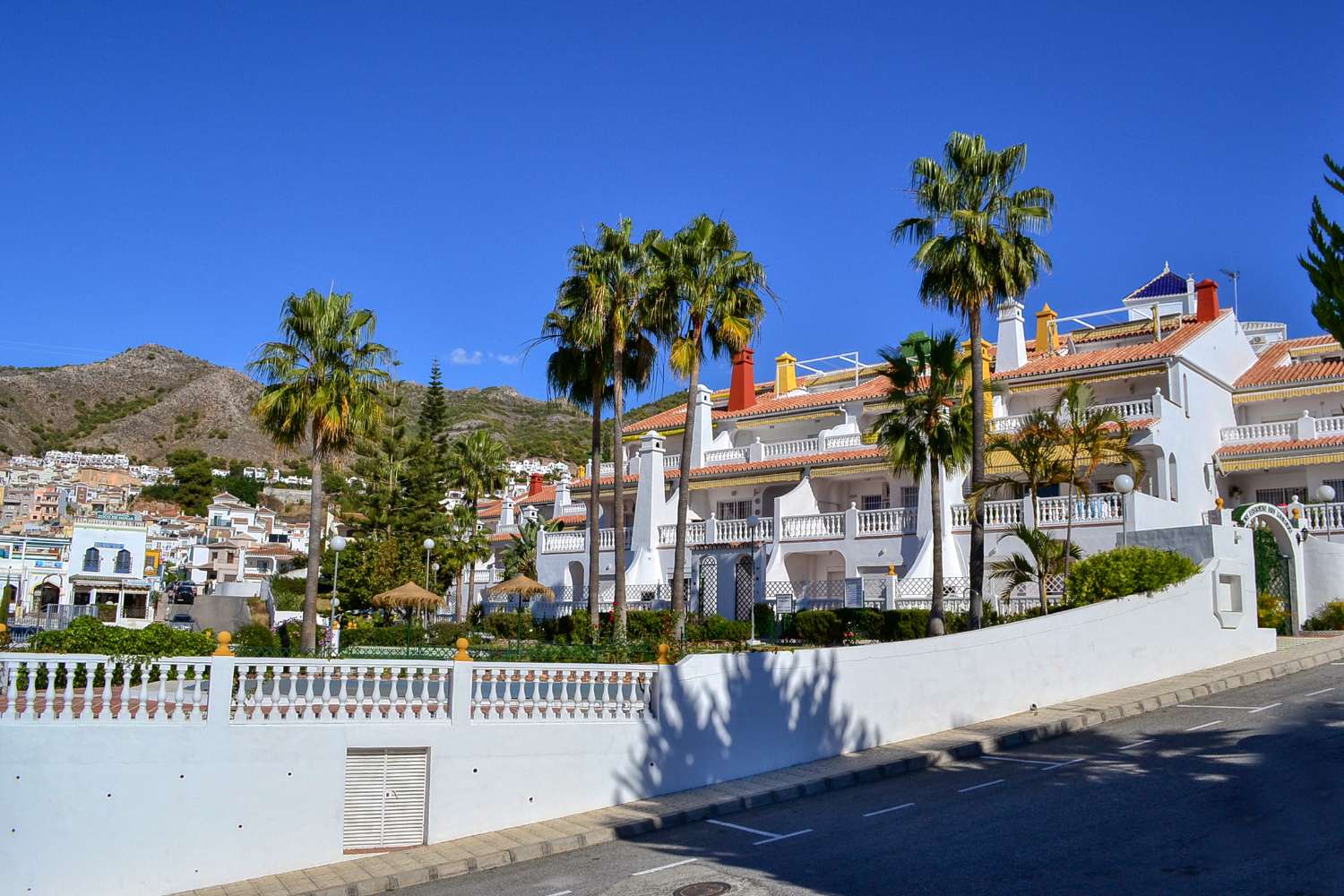 Apartamento dúplex en venta en La Rosas, Nerja