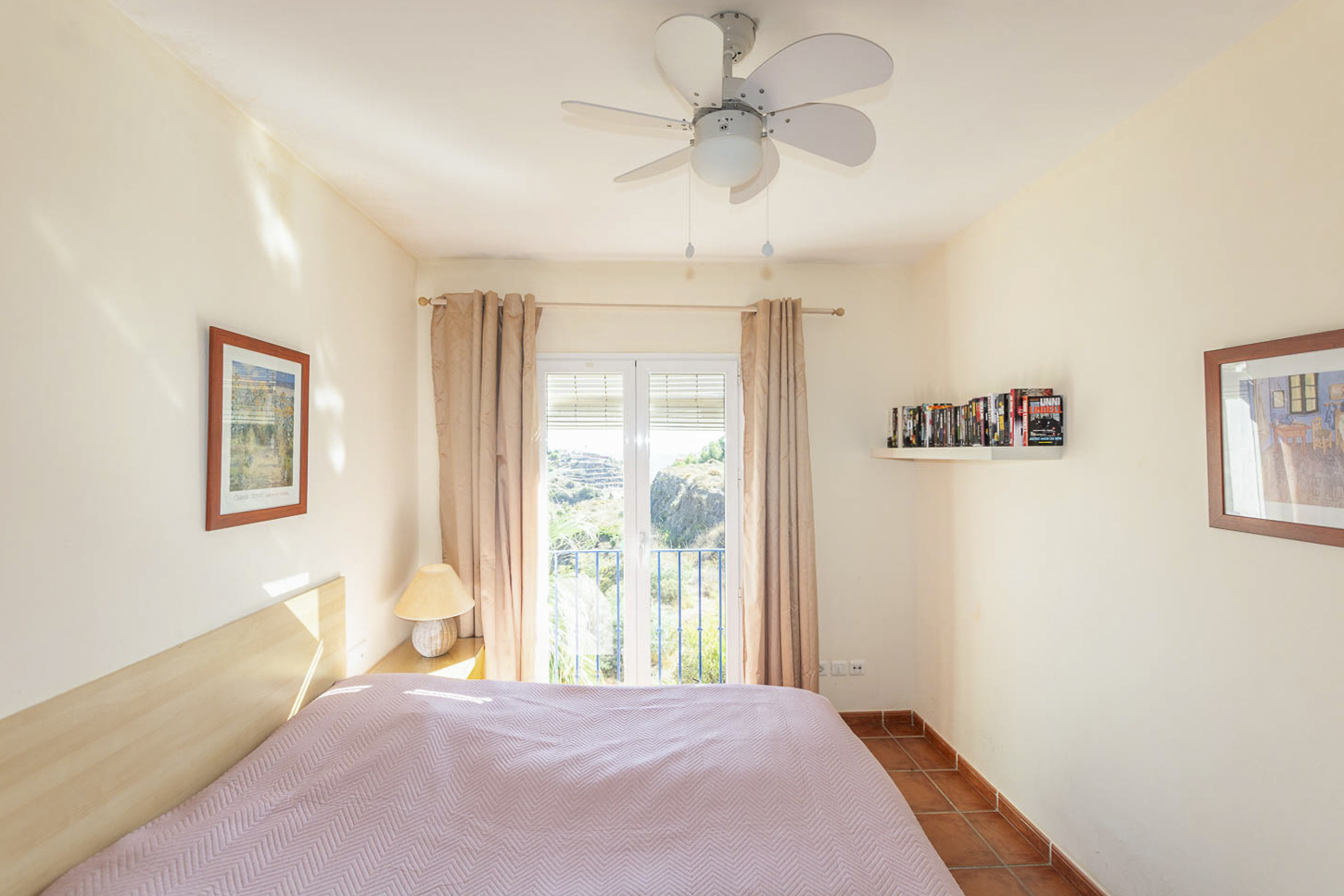 Charming 4-Bed Terraced House with Pool & Sea Views on Tamango Hill