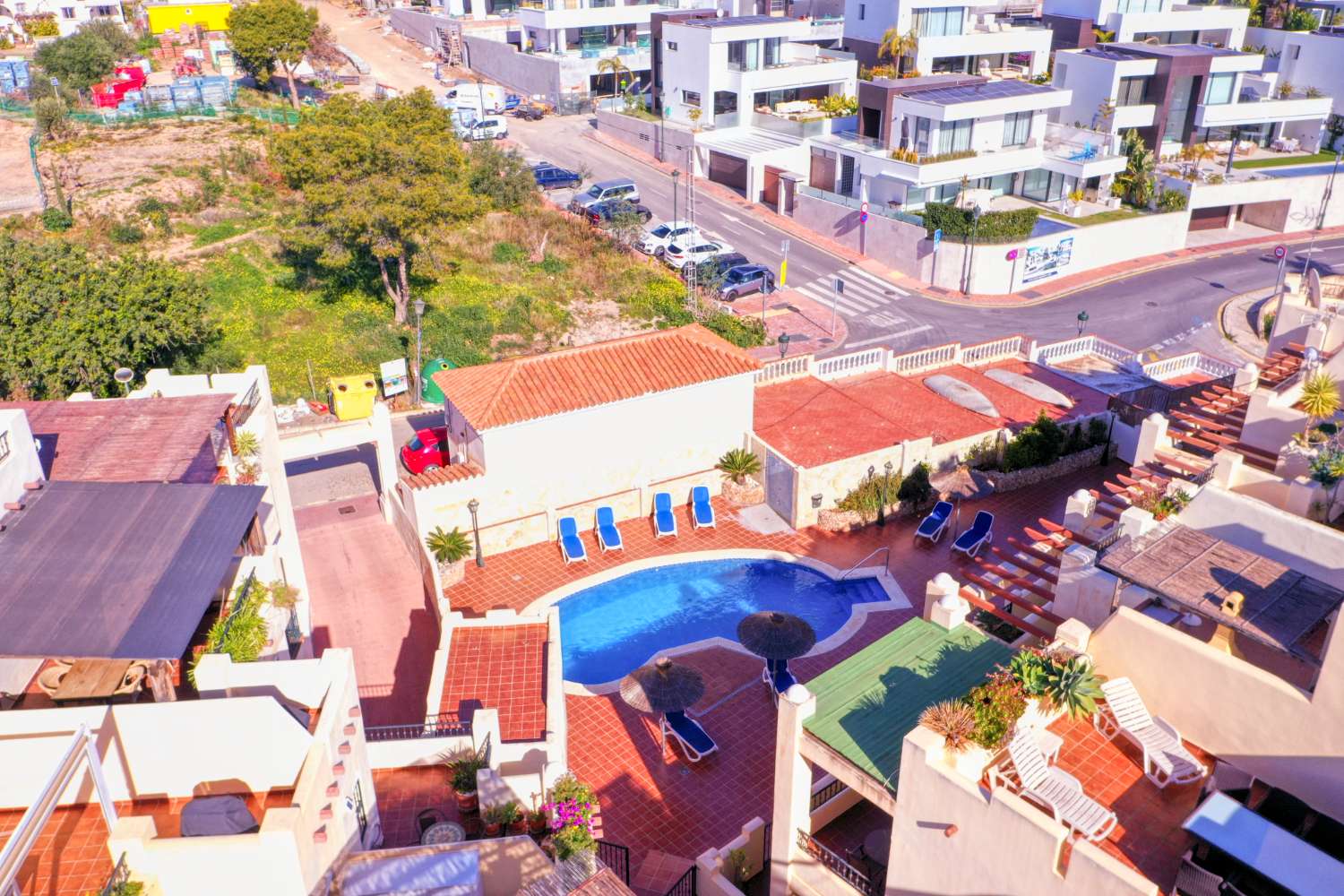 Charming Townhouse with Communal Pool, Walking Distance to Burriana Beach in Nerja