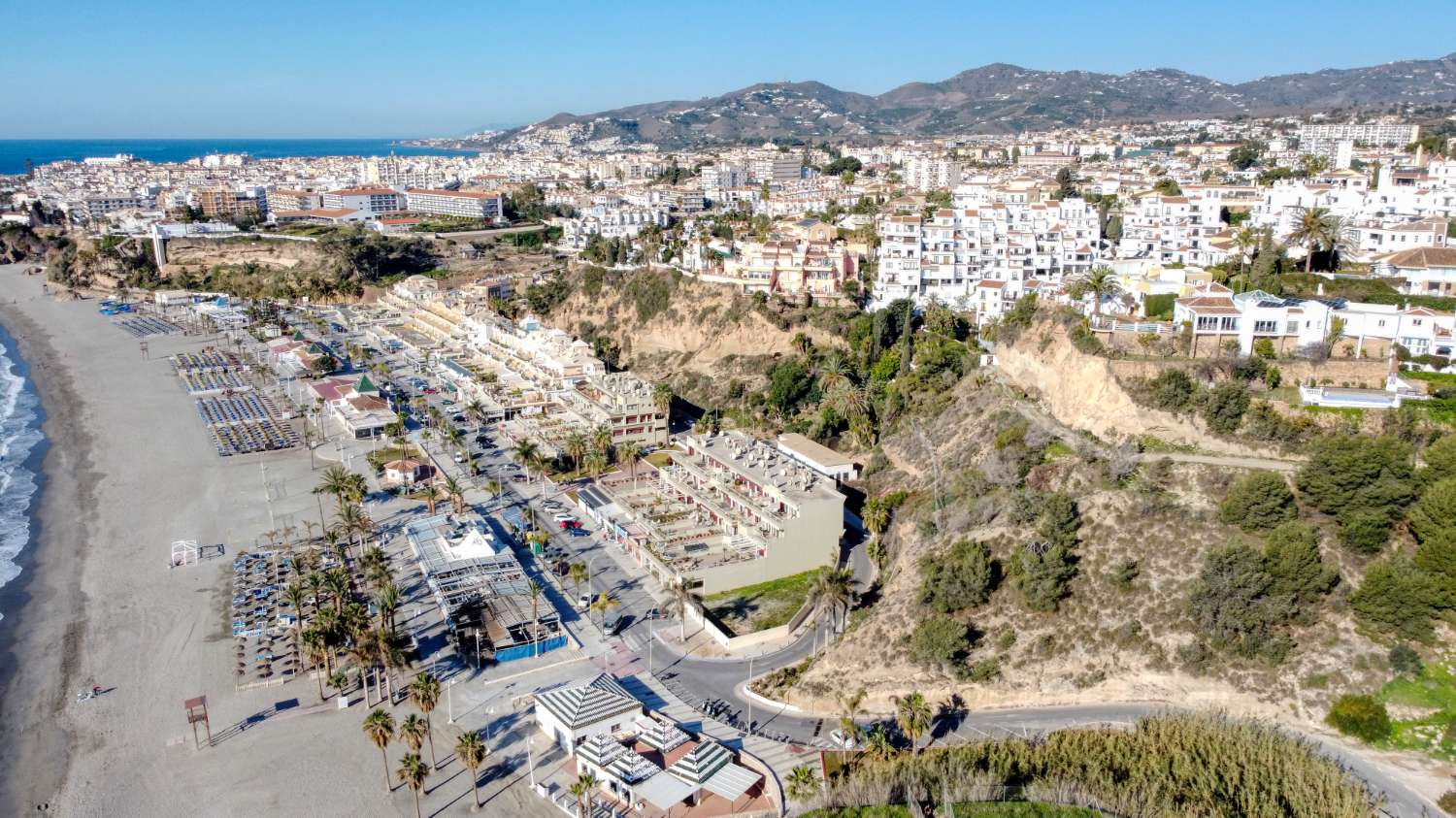 Charming Townhouse with Communal Pool, Walking Distance to Burriana Beach in Nerja