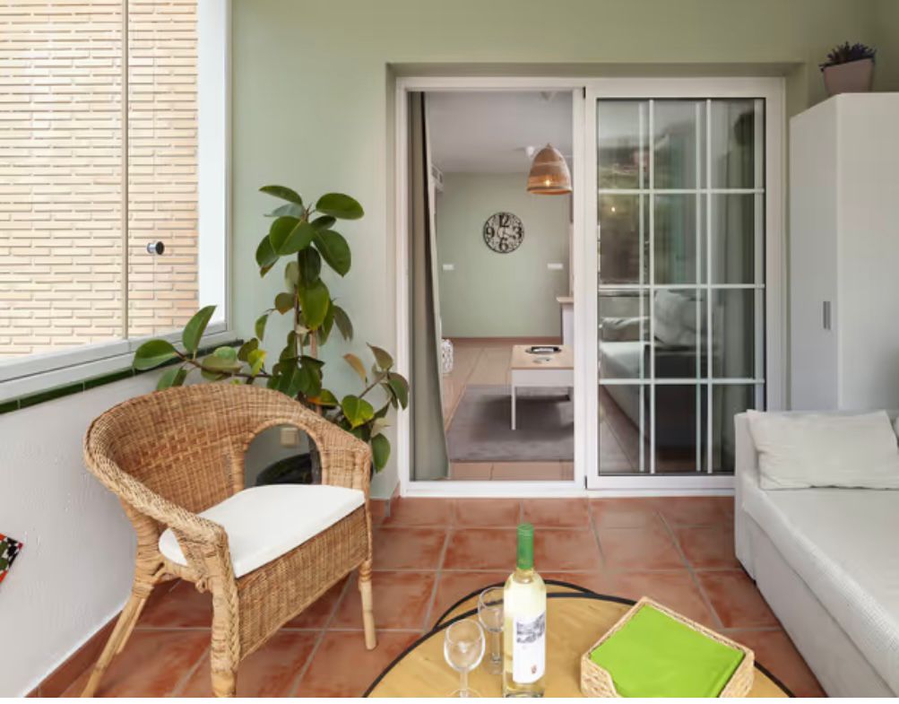 A beautifully presented one-bedroom apartment just meters from the famous Burriana Beach in Nerja.