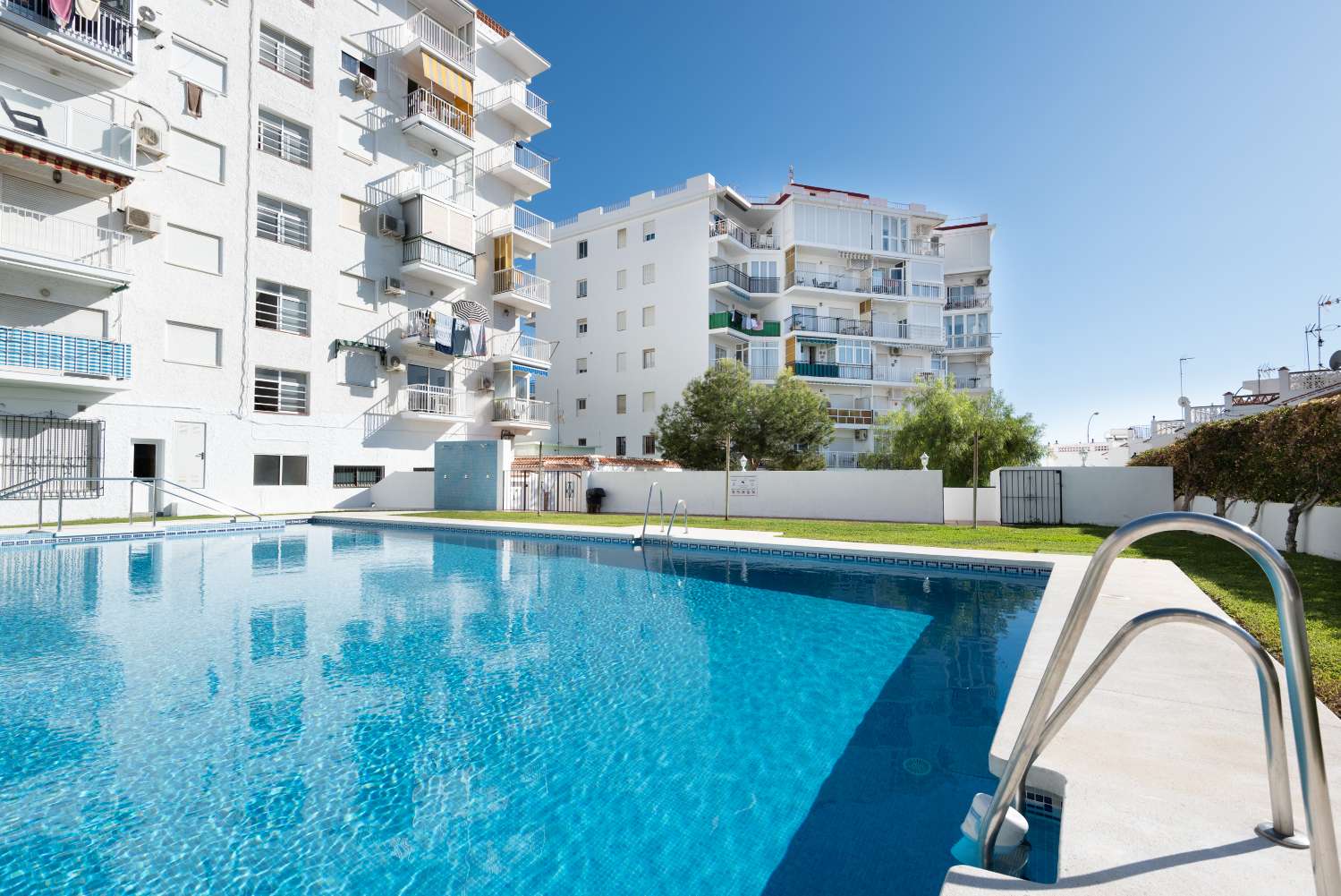 Top floor apartment for sale situated in Nerja