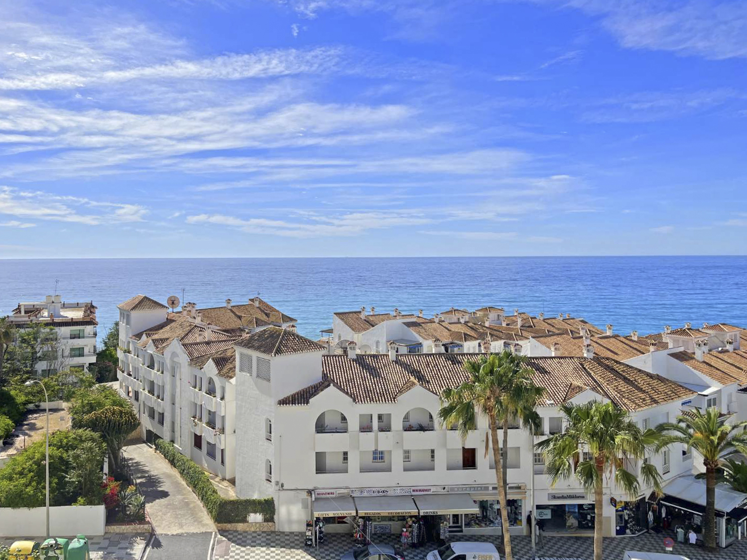 Top floor apartment for sale situated in Nerja